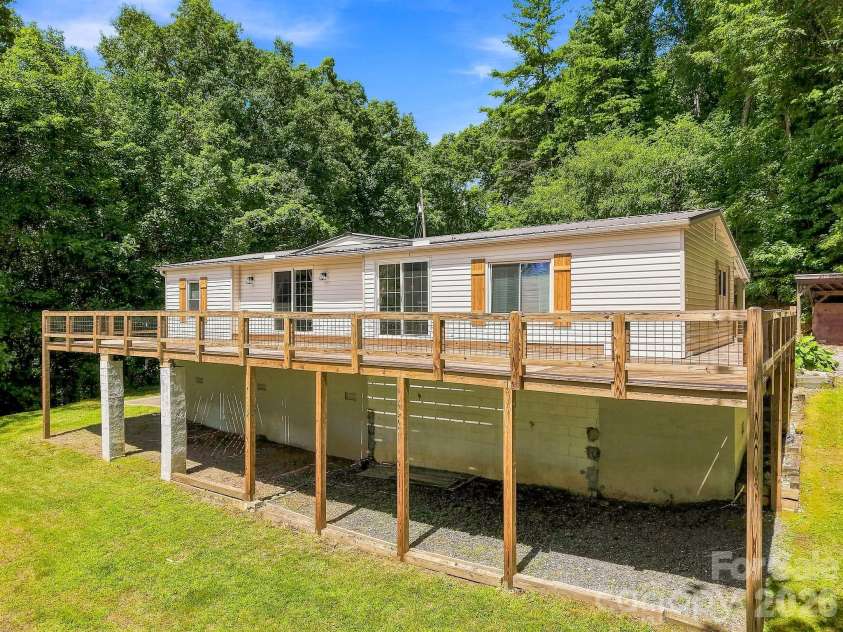 520 Maranatha Way, Waynesville, NC 28785.  MLS# CAR4415175, YatesRealty ID 46050. 
