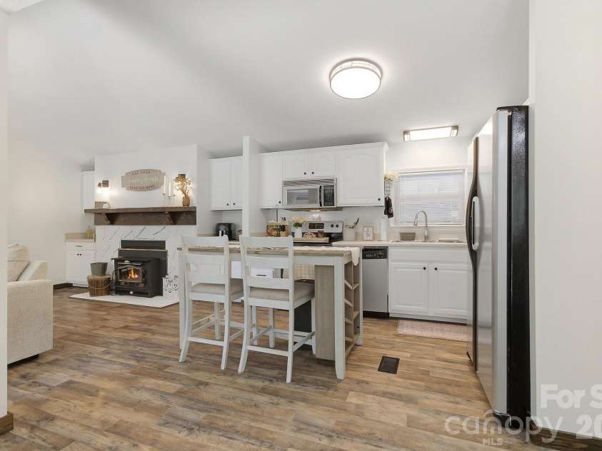 520 Maranatha Way, Waynesville, NC 28785.  MLS# CAR4415175, YatesRealty ID 46050. 