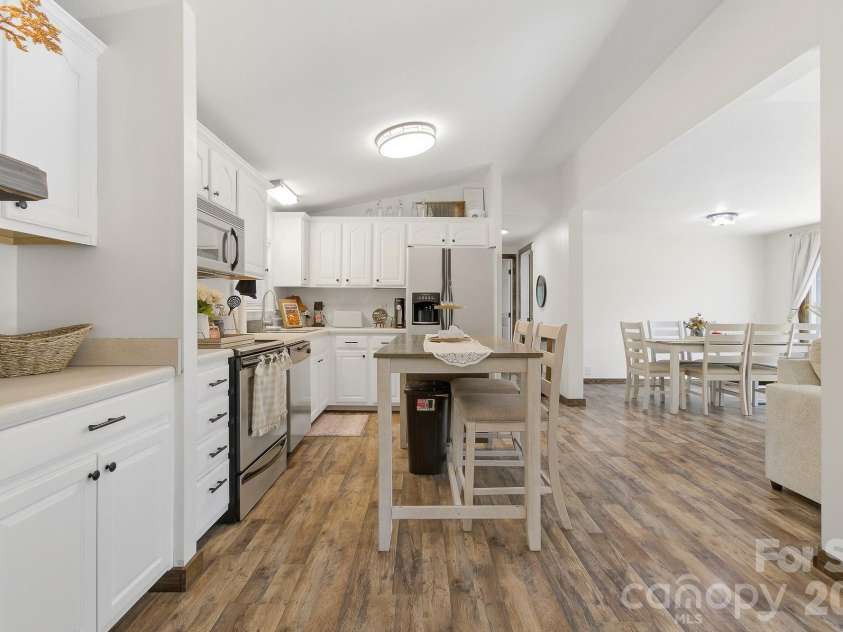 520 Maranatha Way, Waynesville, NC 28785.  MLS# CAR4415175, YatesRealty ID 46050. 