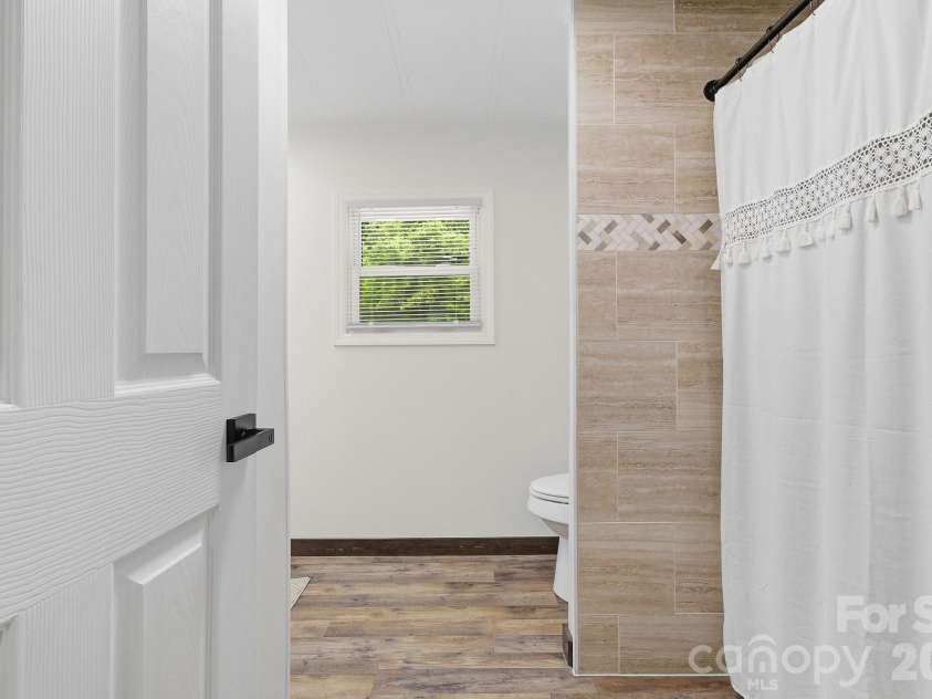 520 Maranatha Way, Waynesville, NC 28785.  MLS# CAR4415175, YatesRealty ID 46050. 