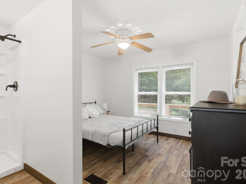 520 Maranatha Way, Waynesville, NC 28785.  MLS# CAR4415175, YatesRealty ID 46050. 