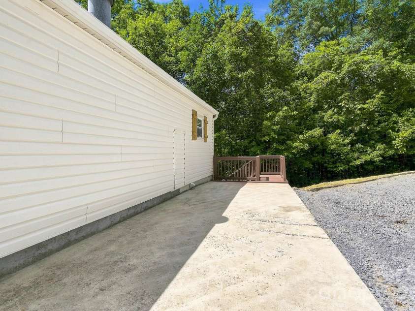 520 Maranatha Way, Waynesville, NC 28785.  MLS# CAR4415175, YatesRealty ID 46050. 