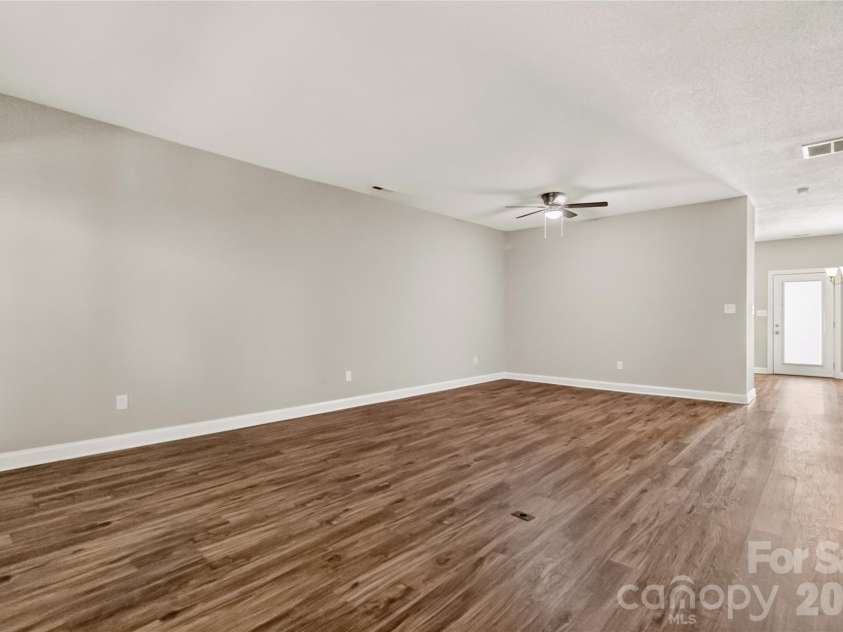 105 Putter Place, Mooresville, NC 28115.  MLS# CAR4417071, YatesRealty ID 46052. 