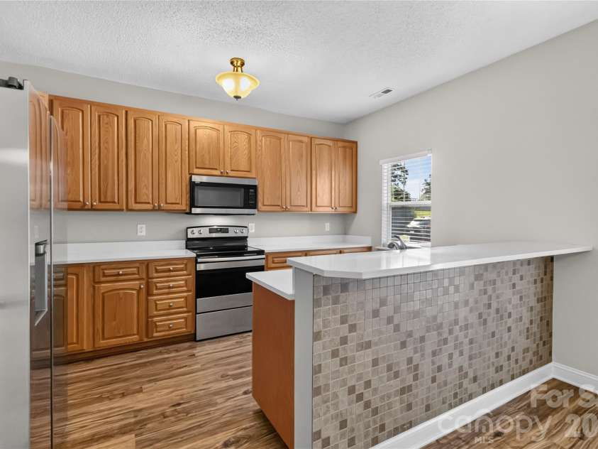 105 Putter Place, Mooresville, NC 28115.  MLS# CAR4417071, YatesRealty ID 46052. 