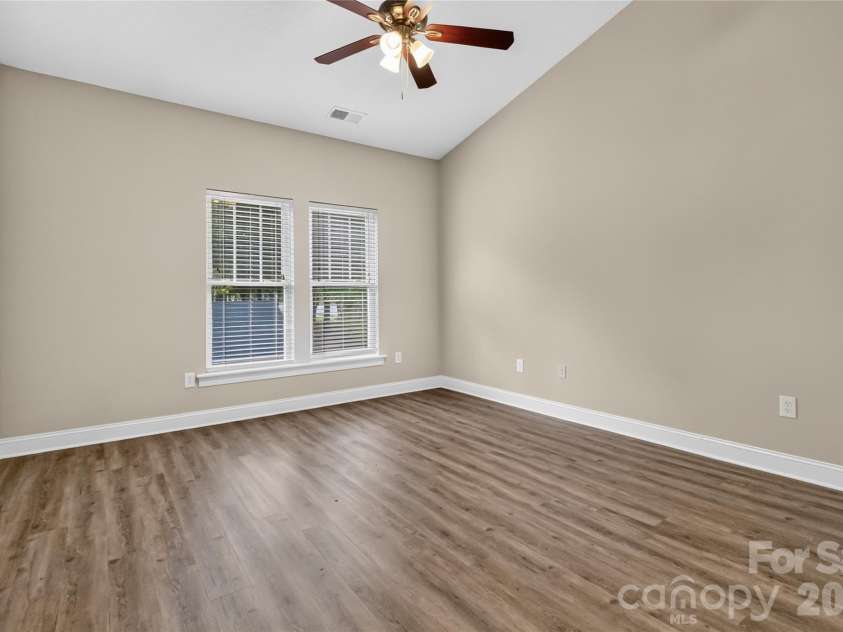 105 Putter Place, Mooresville, NC 28115.  MLS# CAR4417071, YatesRealty ID 46052. 