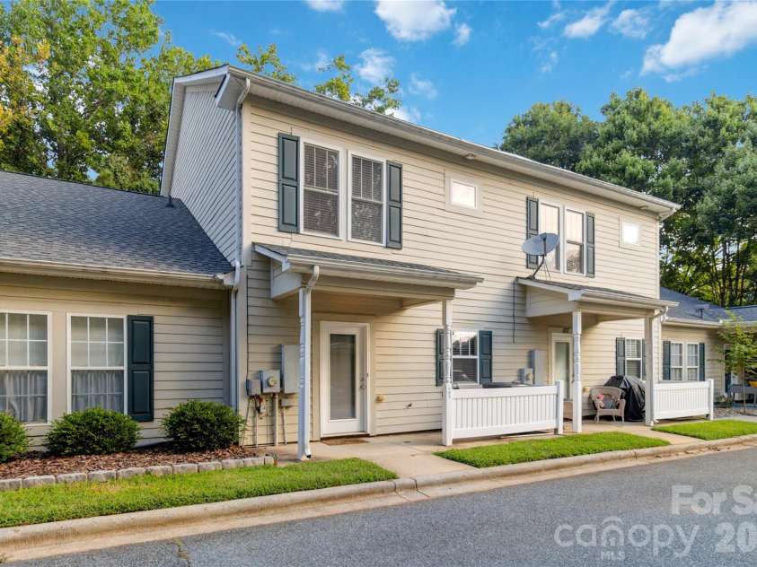 105 Putter Place, Mooresville, NC 28115.  MLS# CAR4417071, YatesRealty ID 46052. 