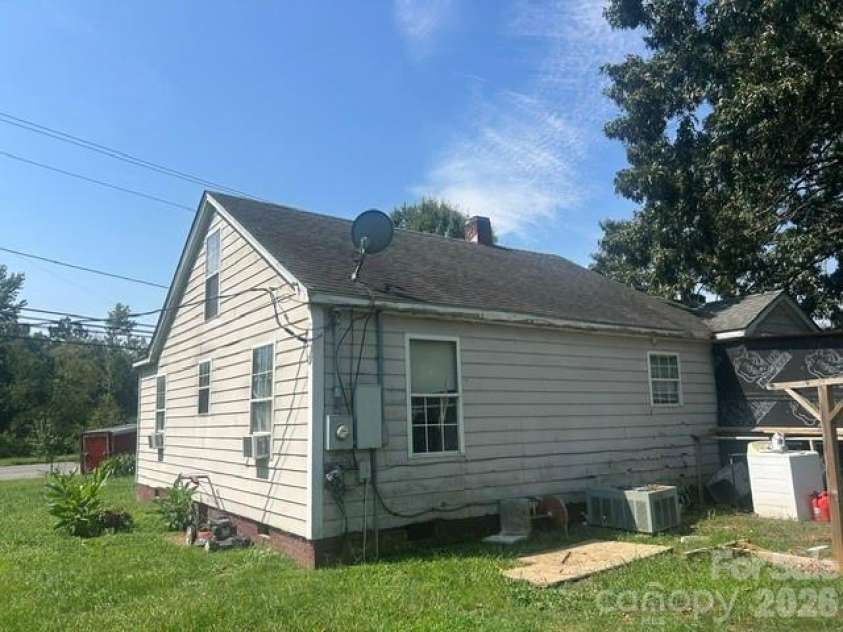 4621 Highway 74 Highway, Wingate, NC 28174.  MLS# CAR4416347, YatesRealty ID 46055. 