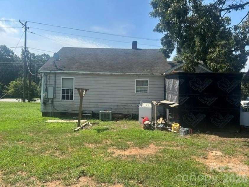 4621 Highway 74 Highway, Wingate, NC 28174.  MLS# CAR4416347, YatesRealty ID 46055. 