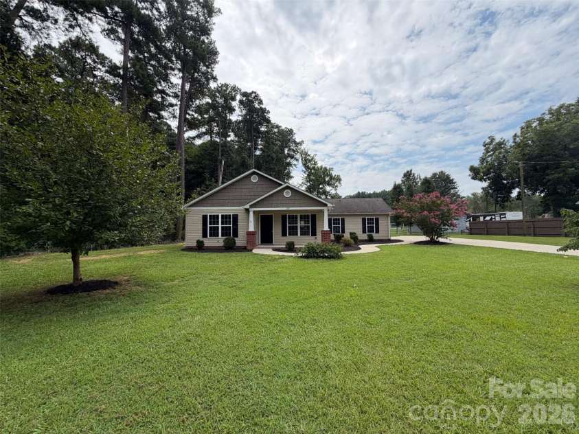 225 Vineyard Drive, Salisbury, NC 28146.  MLS# CAR4417093, YatesRealty ID 46056. 