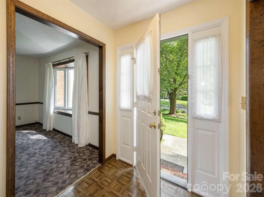 211 Ginseng Lane, Hendersonville, NC 28791.  MLS# CAR4417023, YatesRealty ID 46057. 