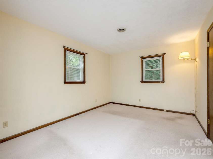 211 Ginseng Lane, Hendersonville, NC 28791.  MLS# CAR4417023, YatesRealty ID 46057. 