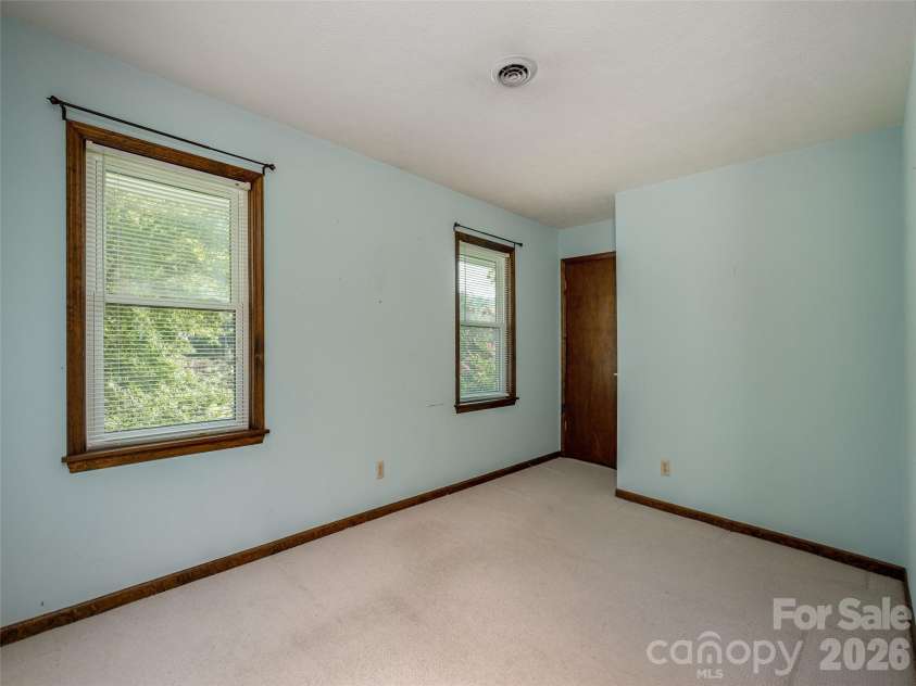 211 Ginseng Lane, Hendersonville, NC 28791.  MLS# CAR4417023, YatesRealty ID 46057. 