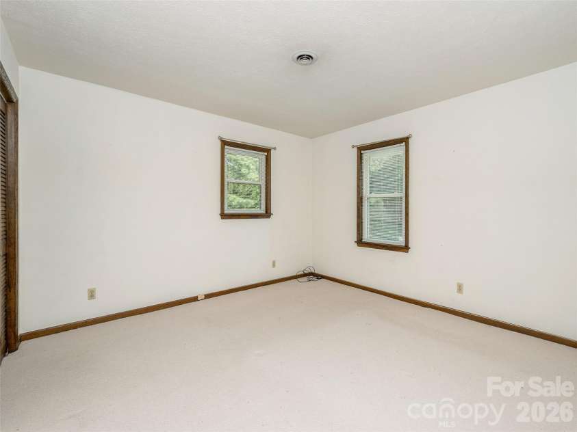 211 Ginseng Lane, Hendersonville, NC 28791.  MLS# CAR4417023, YatesRealty ID 46057. 