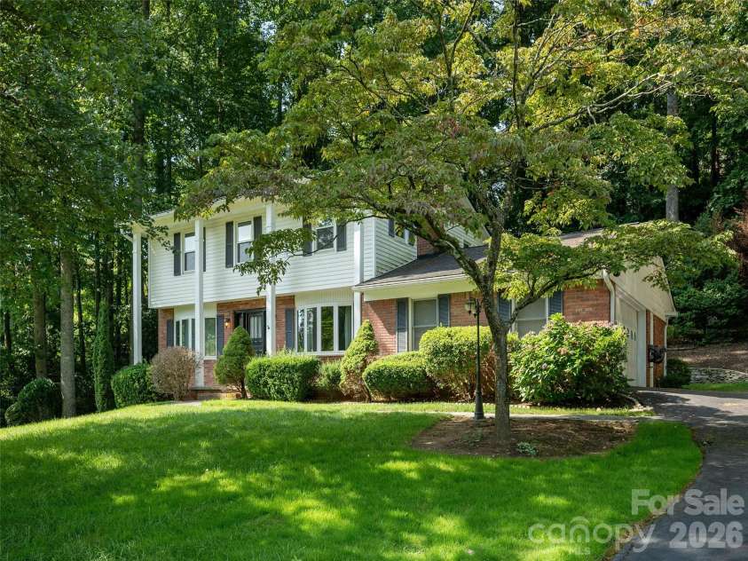 211 Ginseng Lane, Hendersonville, NC 28791.  MLS# CAR4417023, YatesRealty ID 46057. 