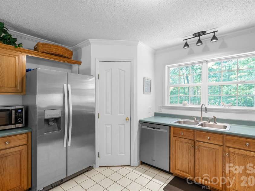 2230 Walnut Hollow Road, Brevard, NC 28712.  MLS# CAR4416763, YatesRealty ID 46059. 