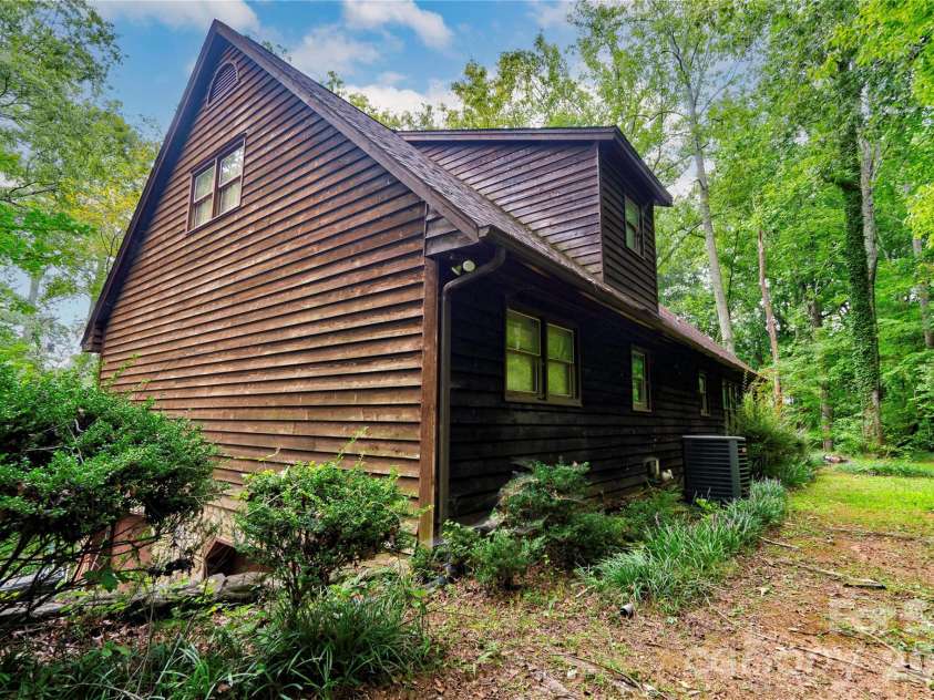 812 Southridge Drive, Kings Mountain, NC 28086.  MLS# CAR4415550, YatesRealty ID 46061. Back Left