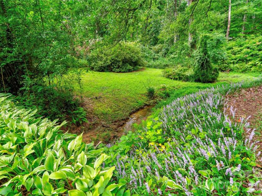 812 Southridge Drive, Kings Mountain, NC 28086.  MLS# CAR4415550, YatesRealty ID 46061. Creek