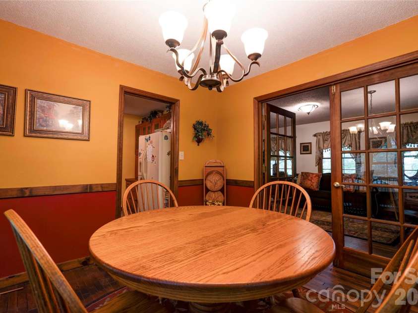 812 Southridge Drive, Kings Mountain, NC 28086.  MLS# CAR4415550, YatesRealty ID 46061. Dining Room