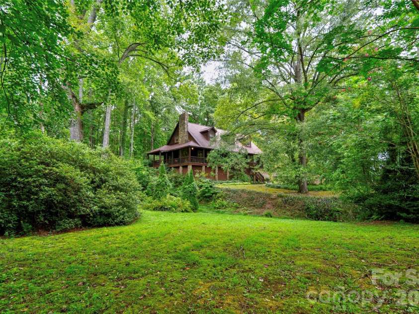 812 Southridge Drive, Kings Mountain, NC 28086.  MLS# CAR4415550, YatesRealty ID 46061. Front Left