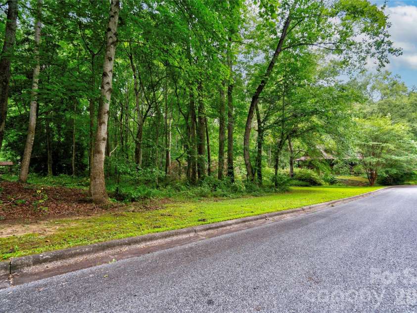 812 Southridge Drive, Kings Mountain, NC 28086.  MLS# CAR4415550, YatesRealty ID 46061. Road Frontage/Extra Lot