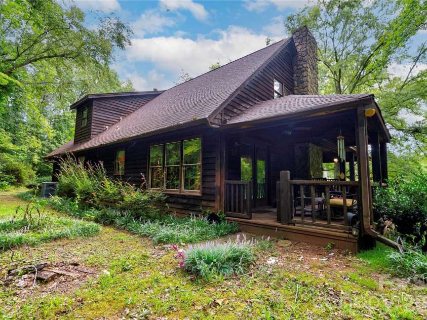 812 Southridge Drive, Kings Mountain, NC 28086.  MLS# CAR4415550, YatesRealty ID 46061. Side
