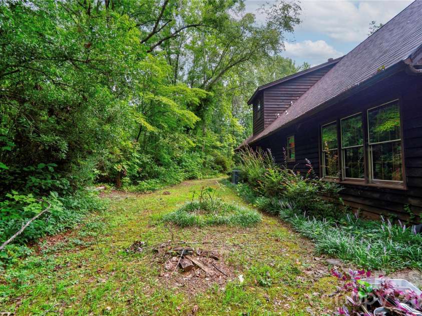 812 Southridge Drive, Kings Mountain, NC 28086.  MLS# CAR4415550, YatesRealty ID 46061. Side