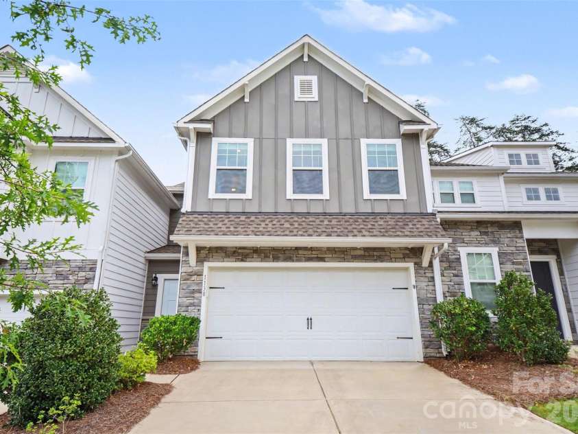 1138 Streamside Lane, York, SC 29745.  MLS# CAR4415623, YatesRealty ID 46062. 