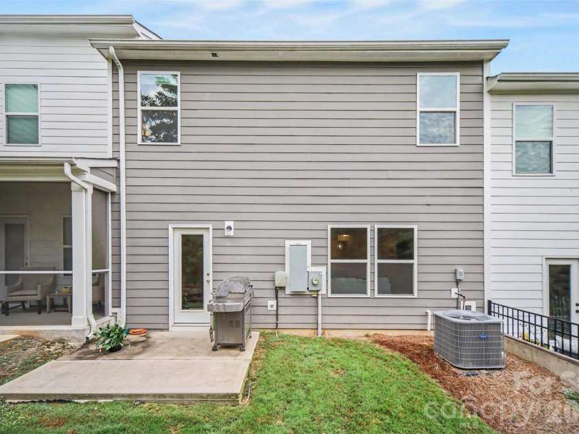 1138 Streamside Lane, York, SC 29745.  MLS# CAR4415623, YatesRealty ID 46062. 