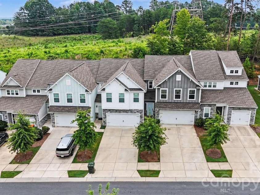 1138 Streamside Lane, York, SC 29745.  MLS# CAR4415623, YatesRealty ID 46062. 