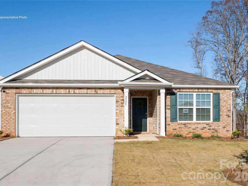 1141 Foxberry Lane, Maiden, NC 28650.  MLS# CAR4417108, YatesRealty ID 46066. 