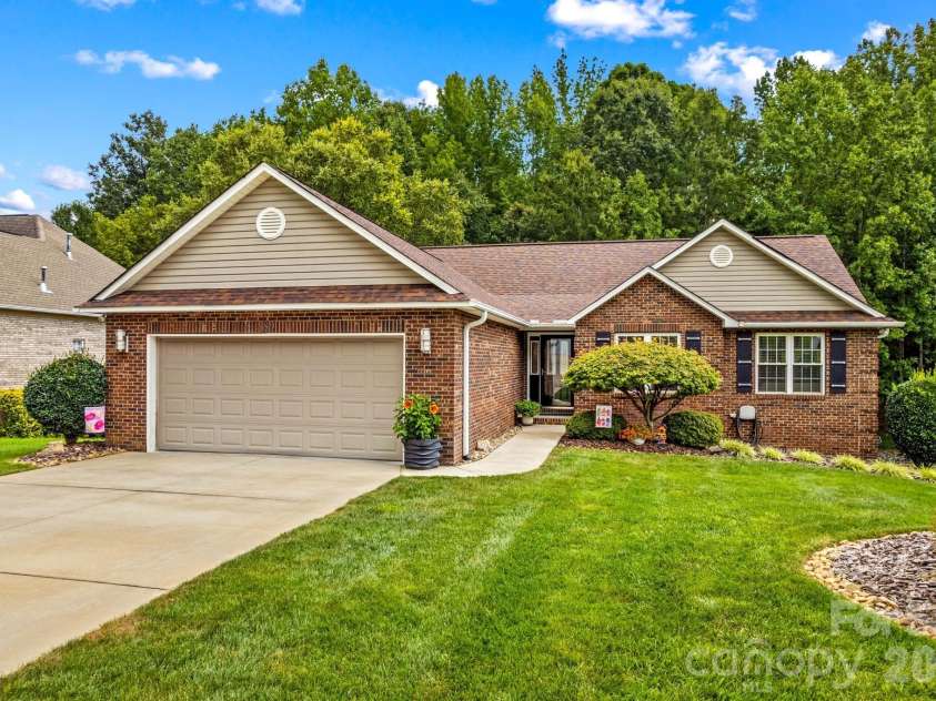 189 River Birch Circle, Mooresville, NC 28115.  MLS# CAR4416223, YatesRealty ID 46067. 