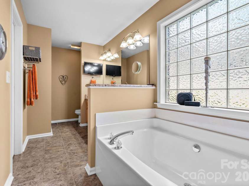 189 River Birch Circle, Mooresville, NC 28115.  MLS# CAR4416223, YatesRealty ID 46067. 