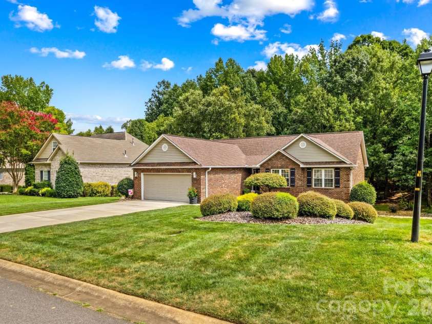 189 River Birch Circle, Mooresville, NC 28115.  MLS# CAR4416223, YatesRealty ID 46067. 