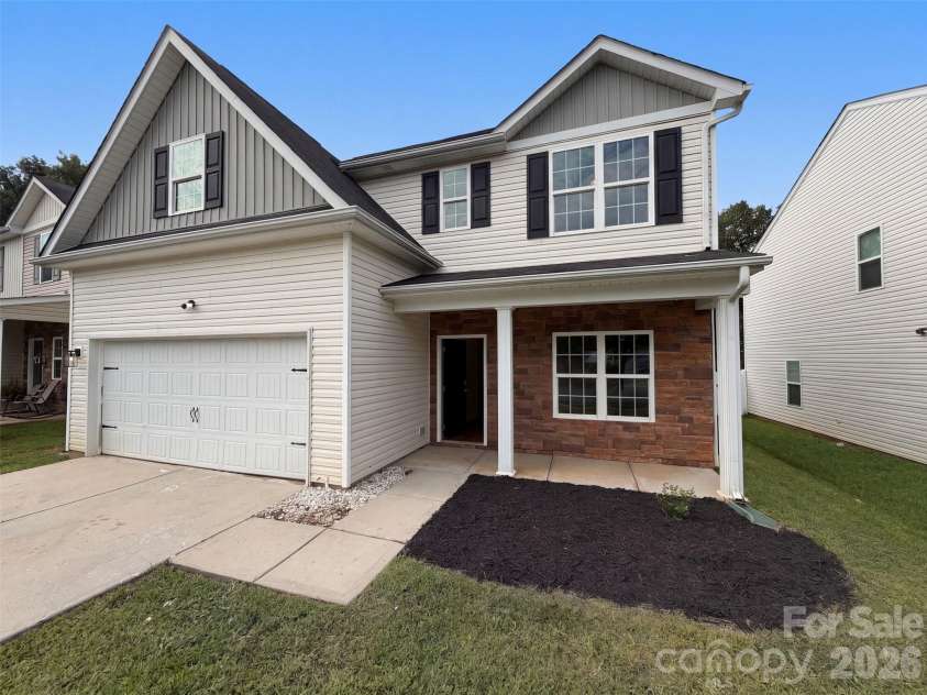 8815 First Run Court, Charlotte, NC 28215.  MLS# CAR4417114, YatesRealty ID 46069. 