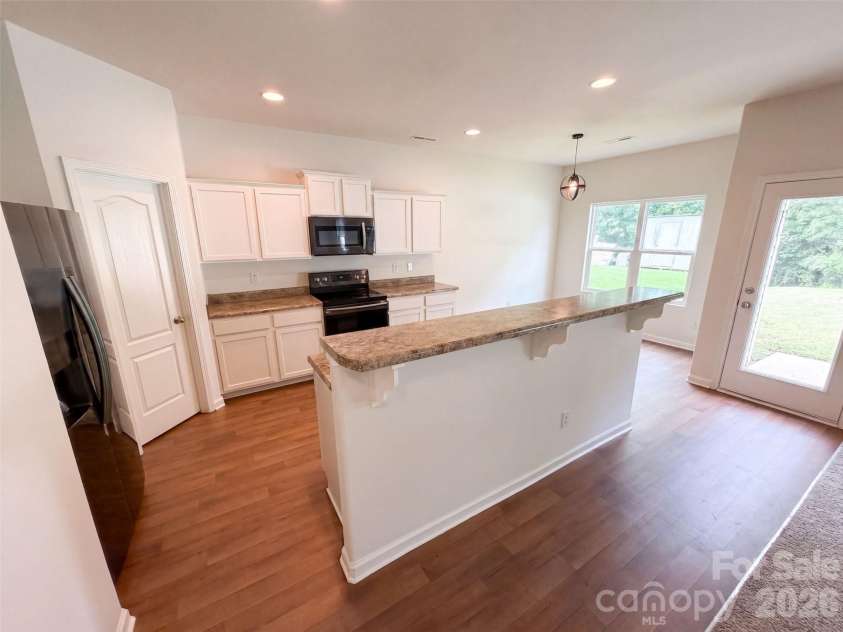 8815 First Run Court, Charlotte, NC 28215.  MLS# CAR4417114, YatesRealty ID 46069. 