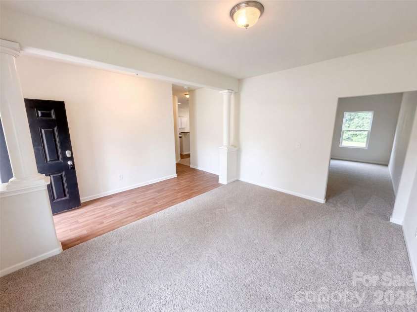 8815 First Run Court, Charlotte, NC 28215.  MLS# CAR4417114, YatesRealty ID 46069. 