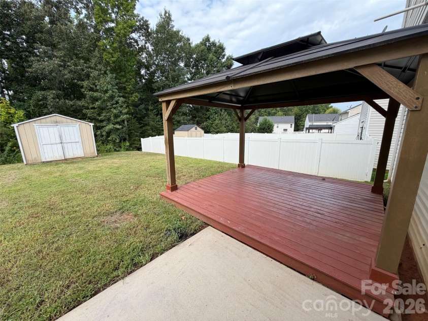 8815 First Run Court, Charlotte, NC 28215.  MLS# CAR4417114, YatesRealty ID 46069. 