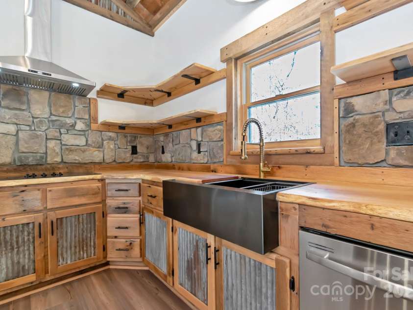 486 Hunter-Lysik Way, Laurel Springs, NC 28644.  MLS# CAR4325096, YatesRealty ID 4607. 