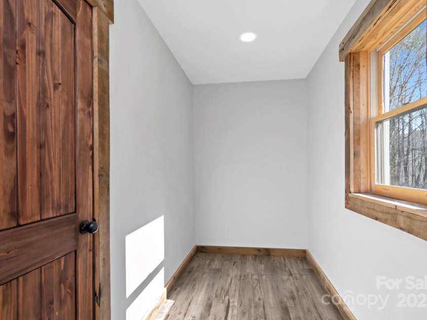 486 Hunter-Lysik Way, Laurel Springs, NC 28644.  MLS# CAR4325096, YatesRealty ID 4607. Primary Bedroom - Walk-In Closet