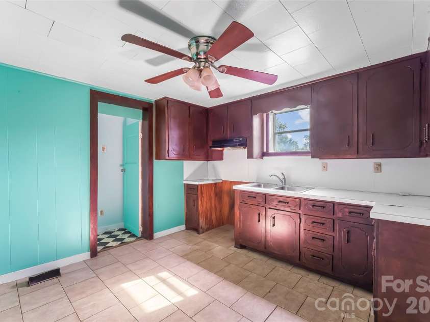 4576 St Pauls Church Road, Morganton, NC 28655.  MLS# CAR4410660, YatesRealty ID 46071. 