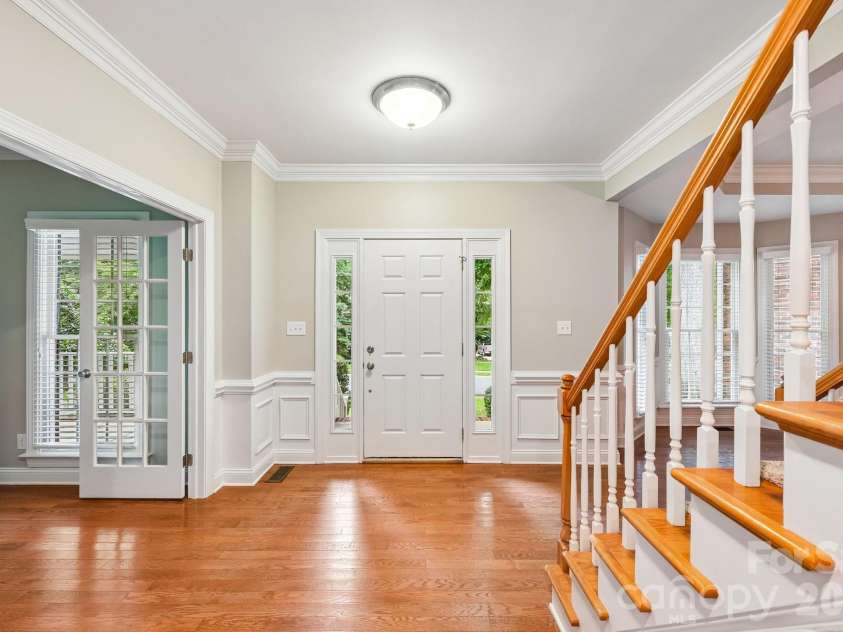 4123 Mountain Cove Drive, Charlotte, NC 28216.  MLS# CAR4415906, YatesRealty ID 46072. 
