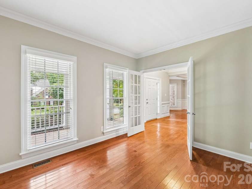4123 Mountain Cove Drive, Charlotte, NC 28216.  MLS# CAR4415906, YatesRealty ID 46072. 
