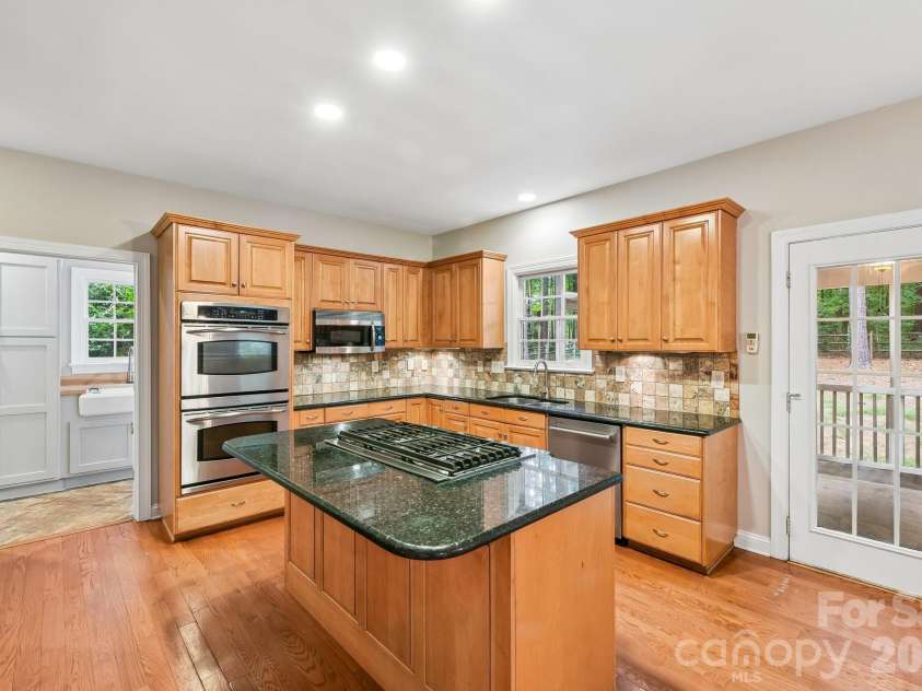 4123 Mountain Cove Drive, Charlotte, NC 28216.  MLS# CAR4415906, YatesRealty ID 46072. 