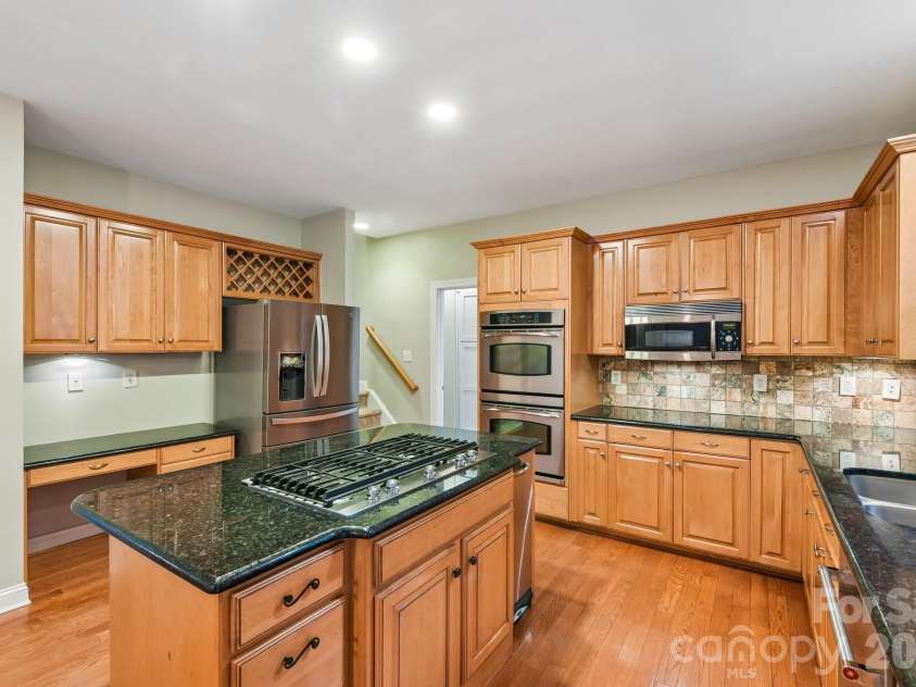 4123 Mountain Cove Drive, Charlotte, NC 28216.  MLS# CAR4415906, YatesRealty ID 46072. 