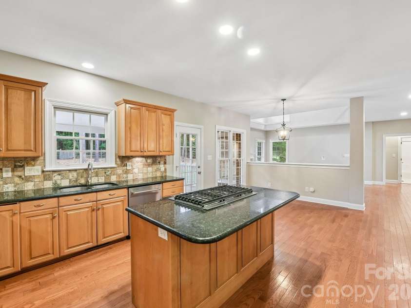 4123 Mountain Cove Drive, Charlotte, NC 28216.  MLS# CAR4415906, YatesRealty ID 46072. 