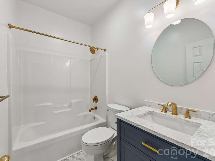 4123 Mountain Cove Drive, Charlotte, NC 28216.  MLS# CAR4415906, YatesRealty ID 46072. 