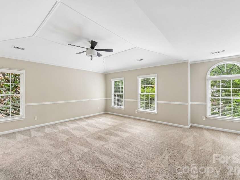4123 Mountain Cove Drive, Charlotte, NC 28216.  MLS# CAR4415906, YatesRealty ID 46072. 