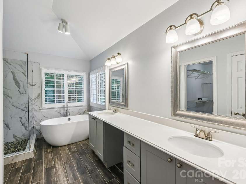 4123 Mountain Cove Drive, Charlotte, NC 28216.  MLS# CAR4415906, YatesRealty ID 46072. 