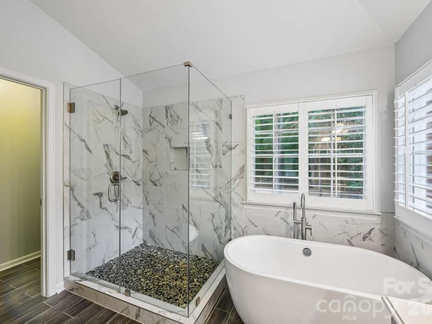 4123 Mountain Cove Drive, Charlotte, NC 28216.  MLS# CAR4415906, YatesRealty ID 46072. 