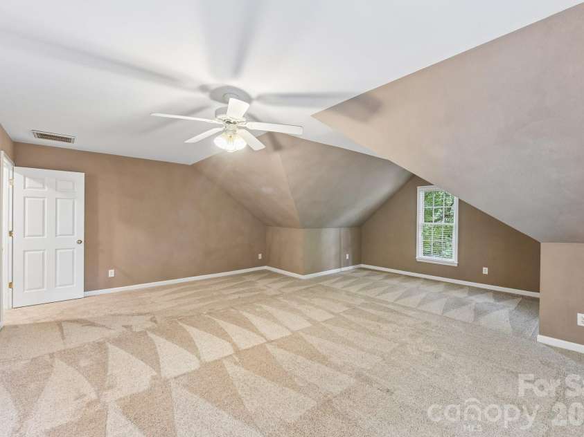 4123 Mountain Cove Drive, Charlotte, NC 28216.  MLS# CAR4415906, YatesRealty ID 46072. 